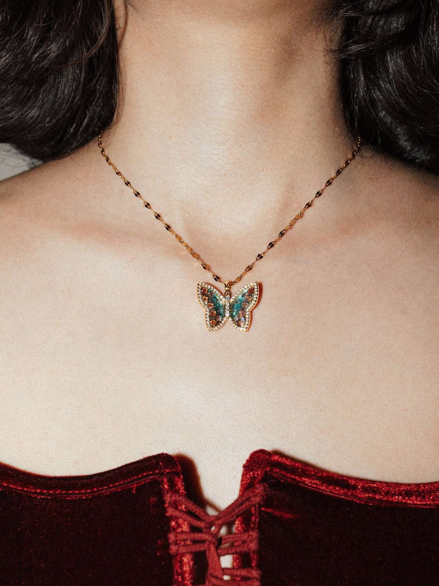 Opal Kelebek Kolye